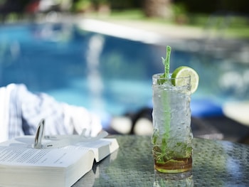 Golden Sun,Athens Coast>>Athens,3 star
