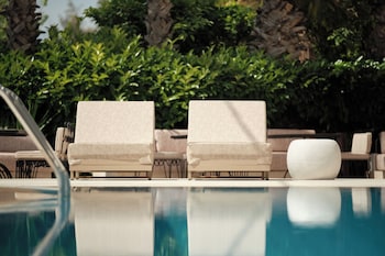 Golden Sun,Athens Coast>>Athens,3 star