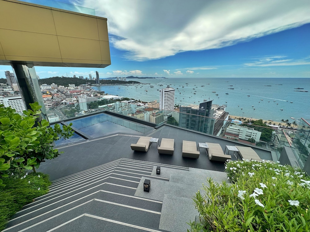 the edge central pattaya