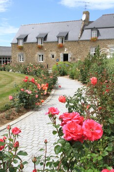 saint jouan des guerets