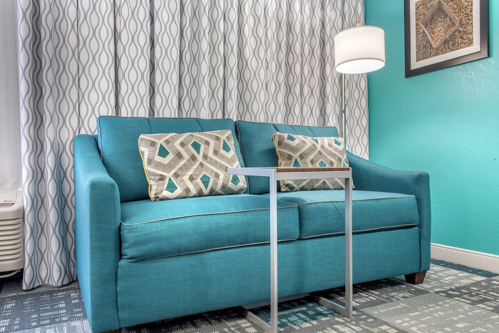 hampton inn adel