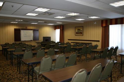 hampton inn adel