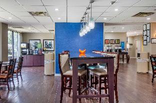 hampton inn adel