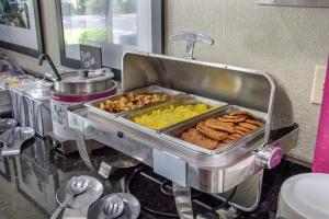 hampton inn adel