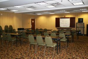 hampton inn adel