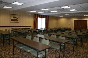 hampton inn adel