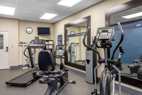 hampton inn adel