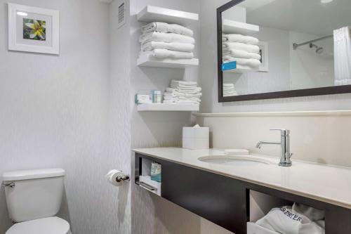 hampton inn adel