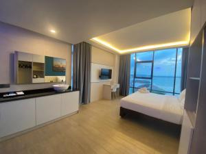 Lighthouse Hotel,,5 star