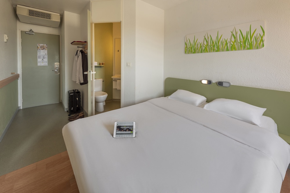bandb hotel calais terminal cite de leurope 2 etoiles
