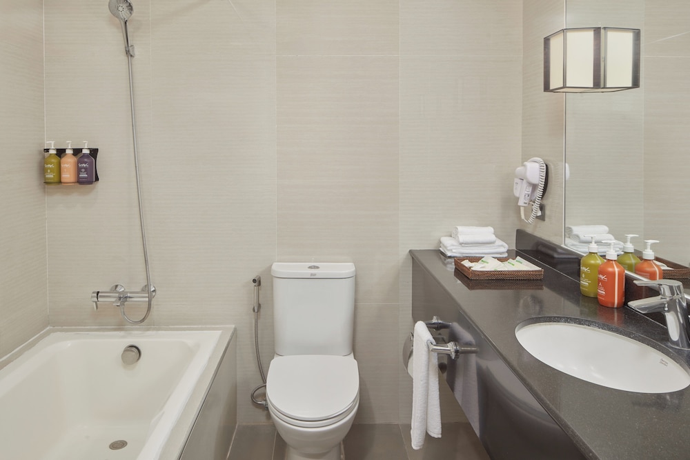 holiday inn and suites batangas limapark by ihg