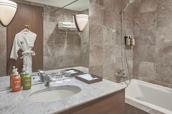 holiday inn and suites batangas limapark by ihg