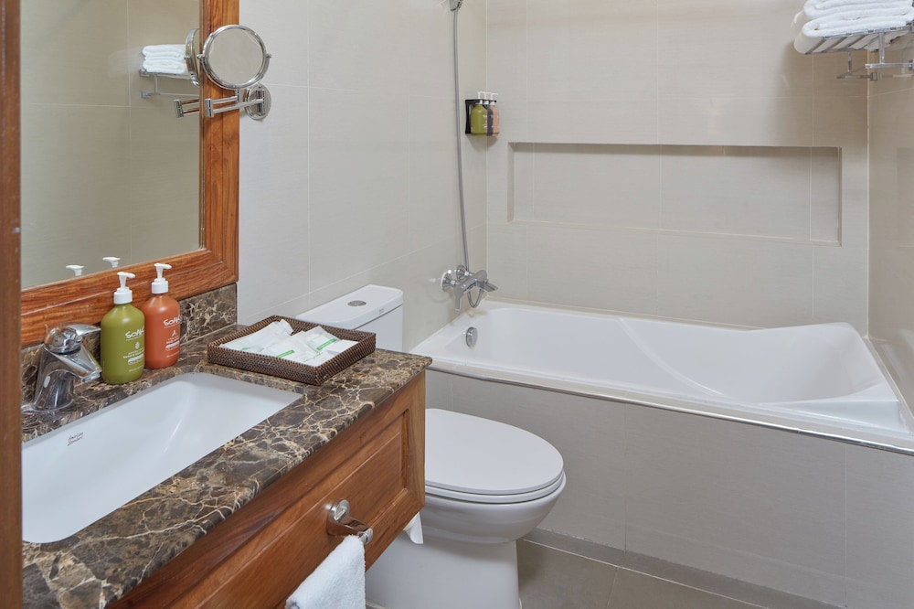 holiday inn and suites batangas limapark by ihg