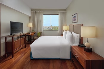 holiday inn and suites batangas limapark by ihg