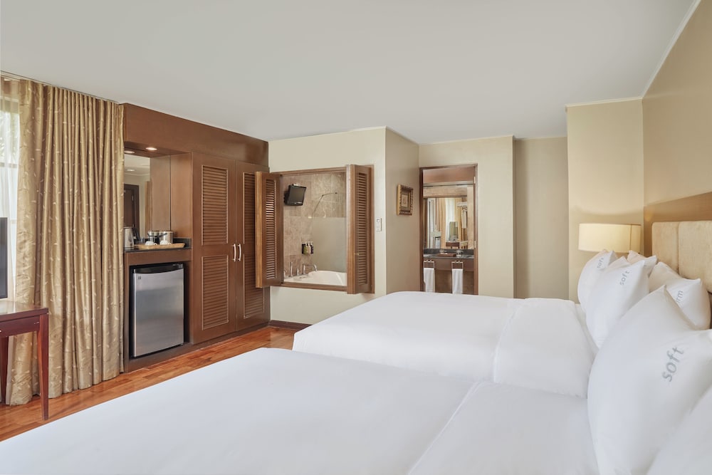 holiday inn and suites batangas limapark by ihg