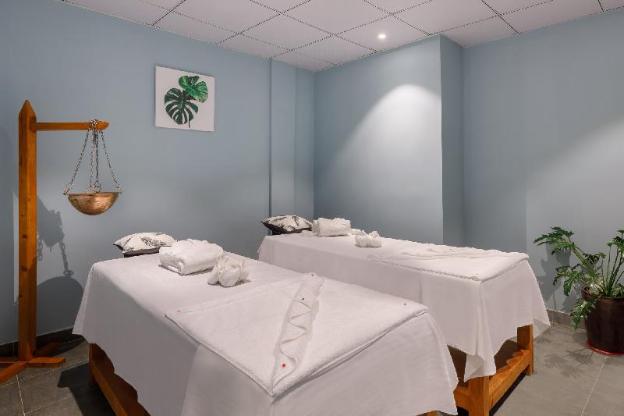 holiday inn resort kathmandu burhanilkantha an ihg hotel