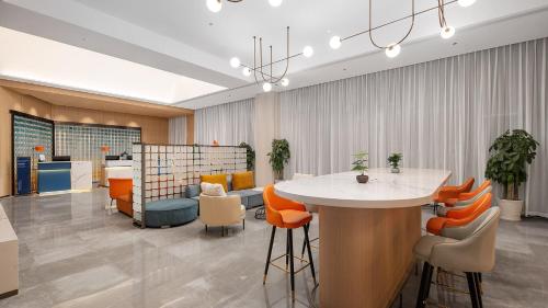 holiday inn express qingdao hongdao station an ihg hotel