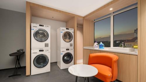 holiday inn express qingdao hongdao station an ihg hotel