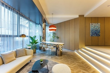 holiday inn express shanghai jingan temple