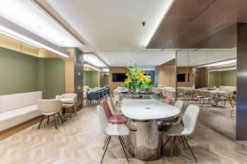 holiday inn express shanghai jingan temple