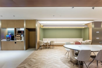 holiday inn express shanghai jingan temple