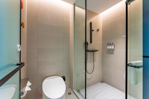 holiday inn express shanghai jingan temple