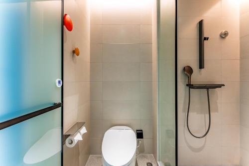 holiday inn express shanghai jingan temple