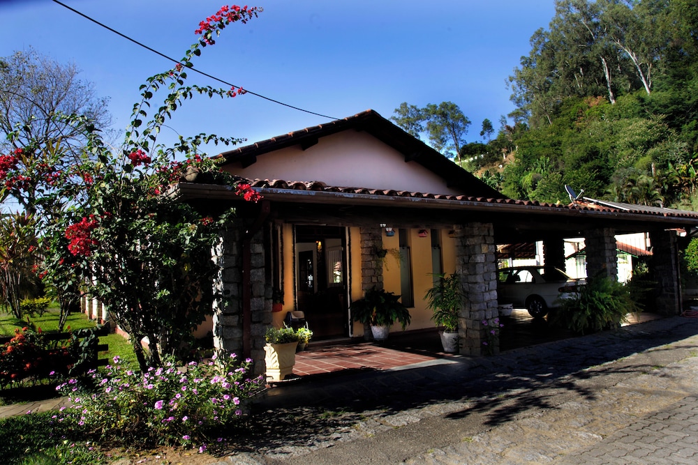 vila francesa hotel