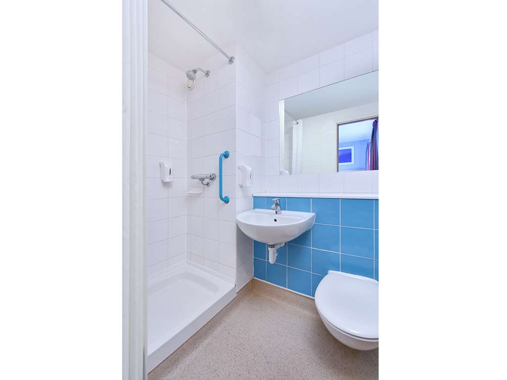 travelodge sheffield central