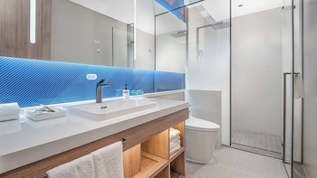 holiday inn express foshan new city an ihg hotel