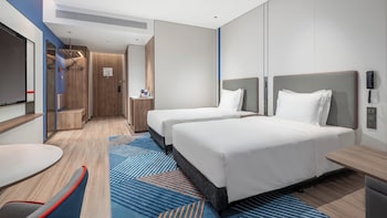 holiday inn express foshan new city an ihg hotel