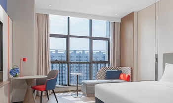 holiday inn express foshan new city an ihg hotel