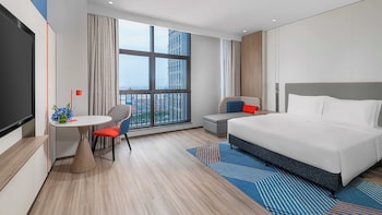 holiday inn express foshan new city an ihg hotel