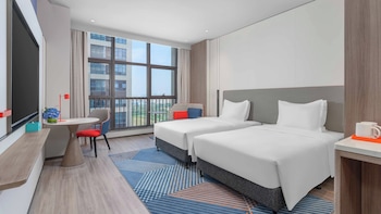 holiday inn express foshan new city an ihg hotel