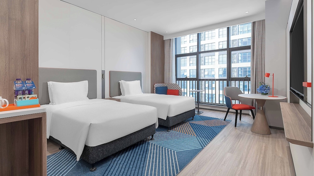 holiday inn express foshan new city an ihg hotel