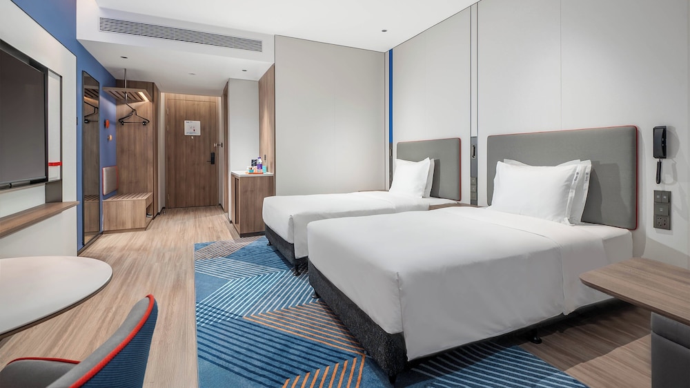 holiday inn express foshan new city an ihg hotel