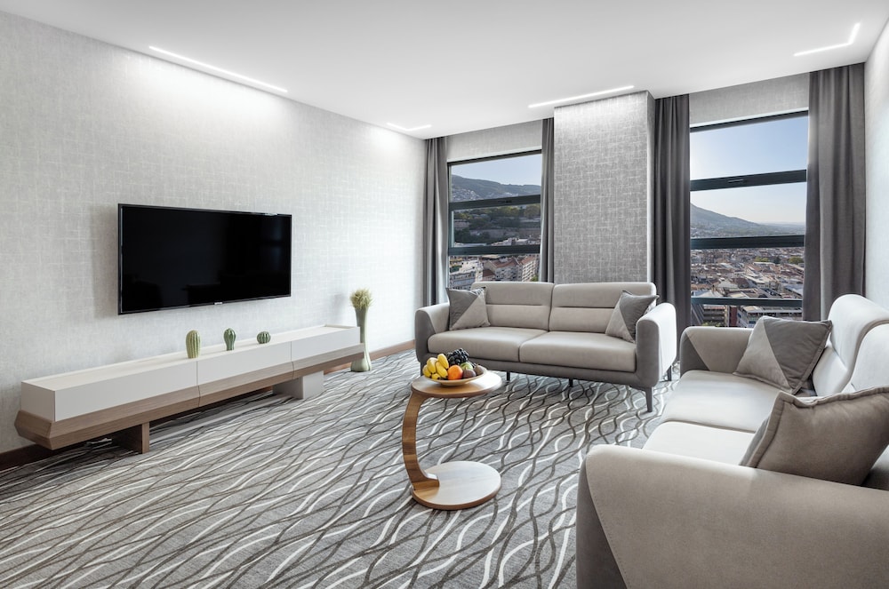 lilium hotel and suites