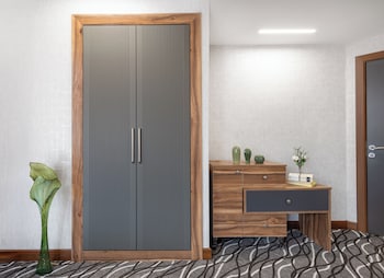 lilium hotel and suites