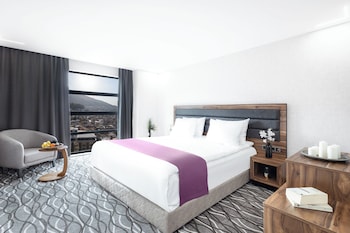 lilium hotel and suites