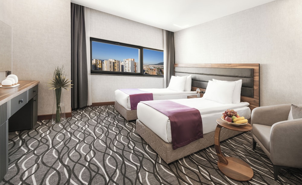 lilium hotel and suites