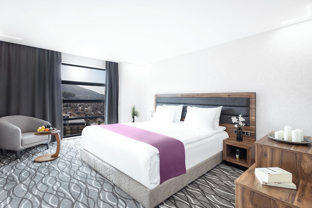 lilium hotel and suites