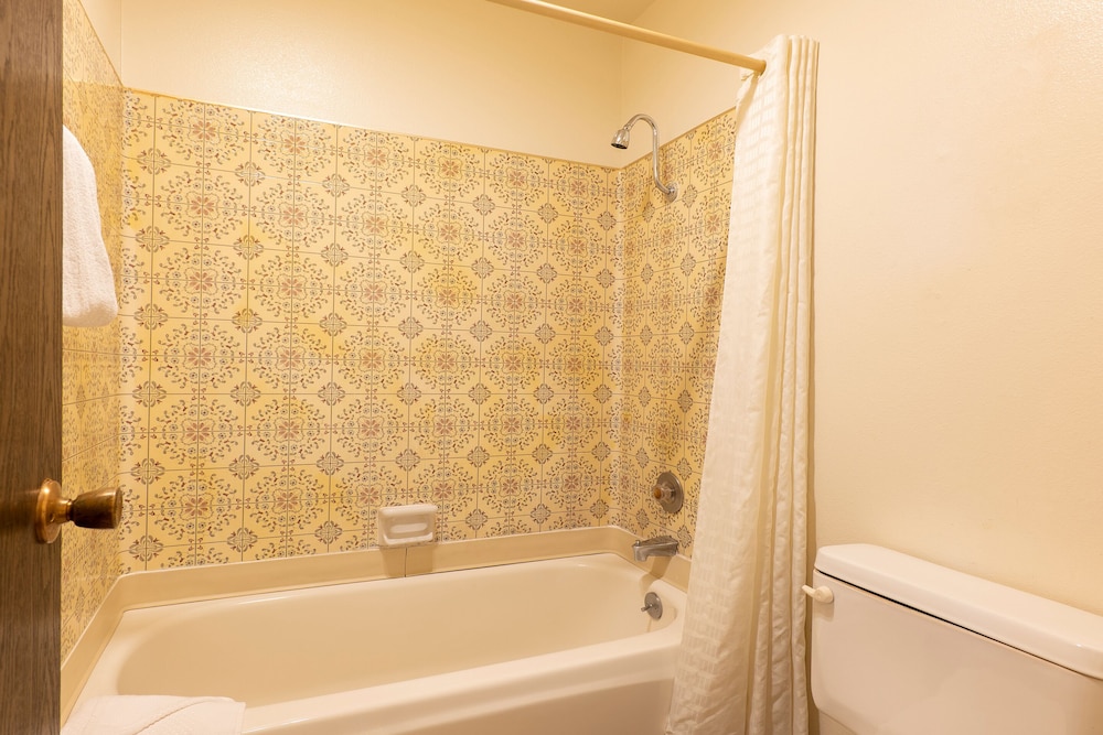oyo hotel chehalis i 5 south