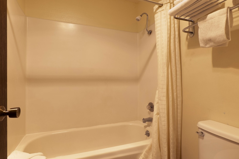 oyo hotel chehalis i 5 south
