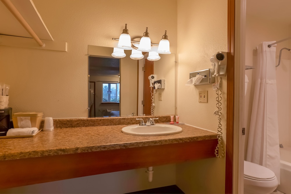 oyo hotel chehalis i 5 south