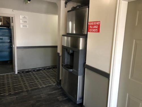 ameri stay inn and suites
