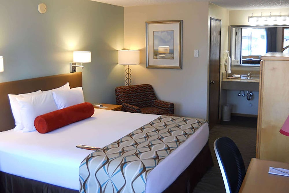 super 8 by wyndham florence or