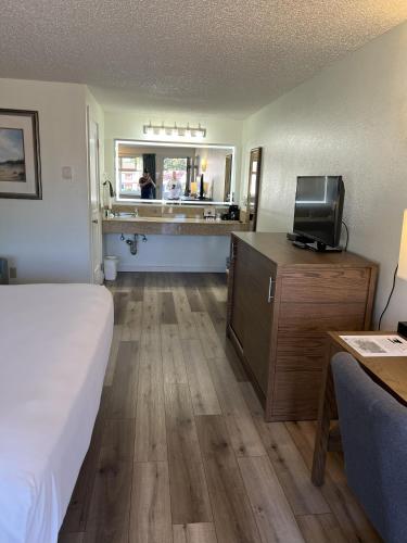 super 8 by wyndham florence or