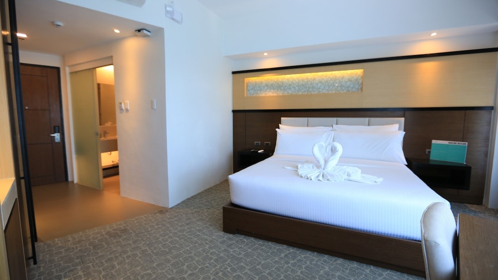 Arterra Hotel And Resort,,4 star