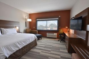 holiday inn express and suites orlando lake nona area