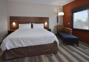 holiday inn express and suites orlando lake nona area